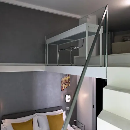 Apartment Elegant At Chiaia By Wonderful Italy *